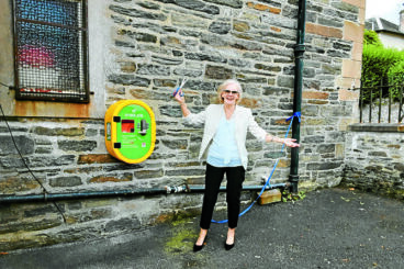 Tenth Defibrillator for Dunoon Marked with Celebration