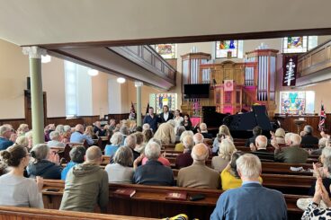 Two Pianos – many hands make marvellous music