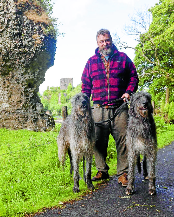 Star authors to launch new Scottish dog book at Dunoon event