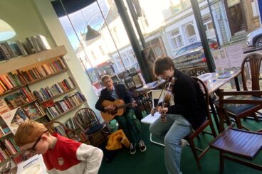 Hundreds turn out for Palestine fundraiser at Bookpoint