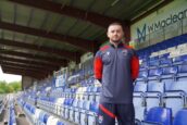 Strapp signs for Staggies