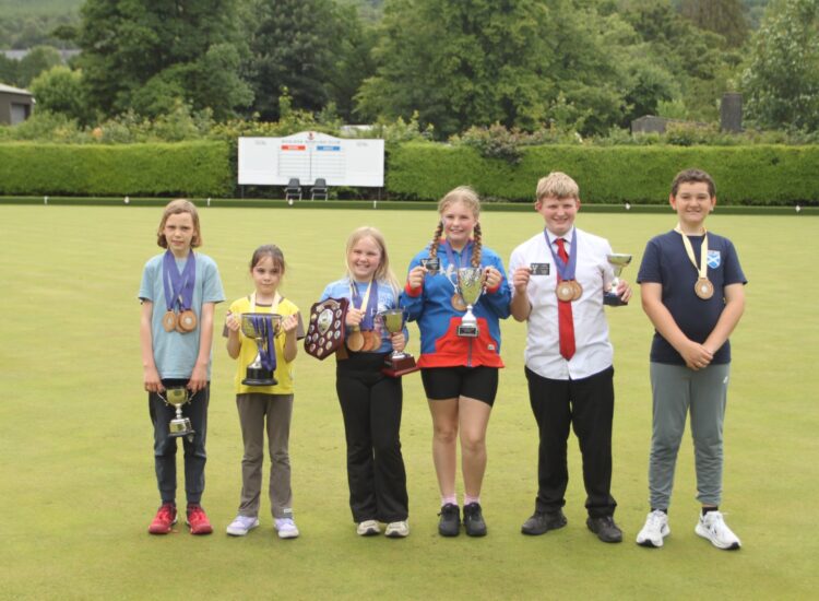Young bowlers honoured at end-of-season awards