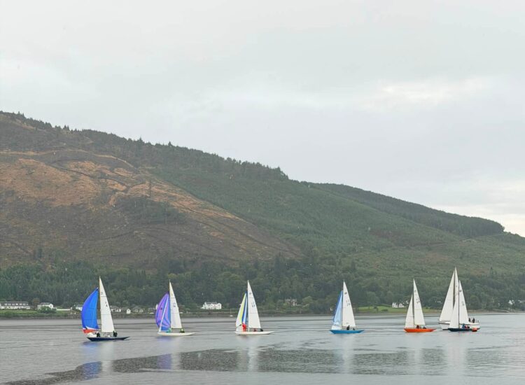 Holy Loch sailors brave adverse weather