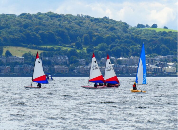 Toward Seasports Club enjoys busy weekend on the water