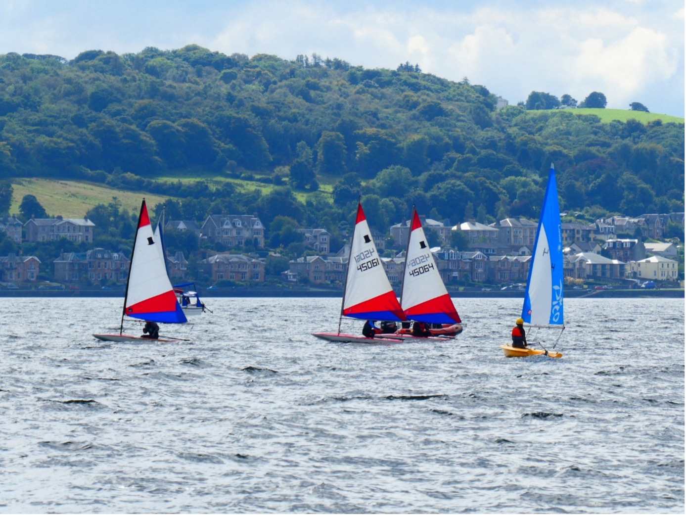 Toward Seasports Club enjoys busy weekend on the water