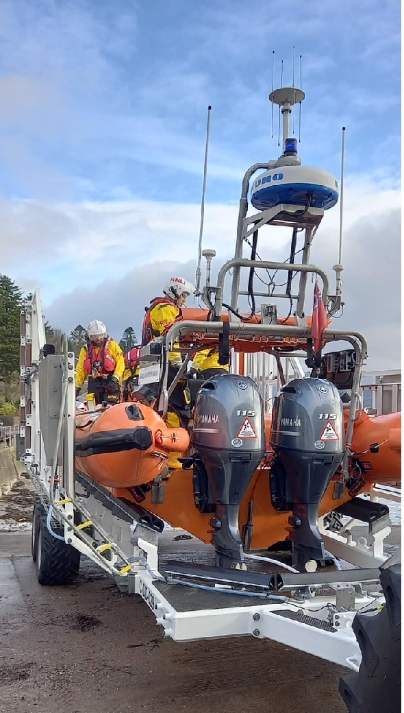 Tighnabruaich lifeboat assists yacht off Ayrshire coast