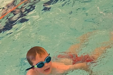 Six-year-old Rory makes a splash for neonatal unit