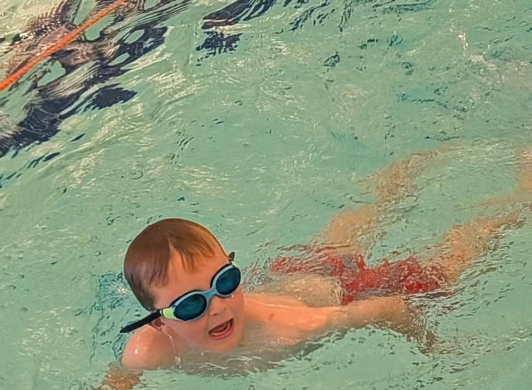 Six-year-old Rory makes a splash for neonatal unit