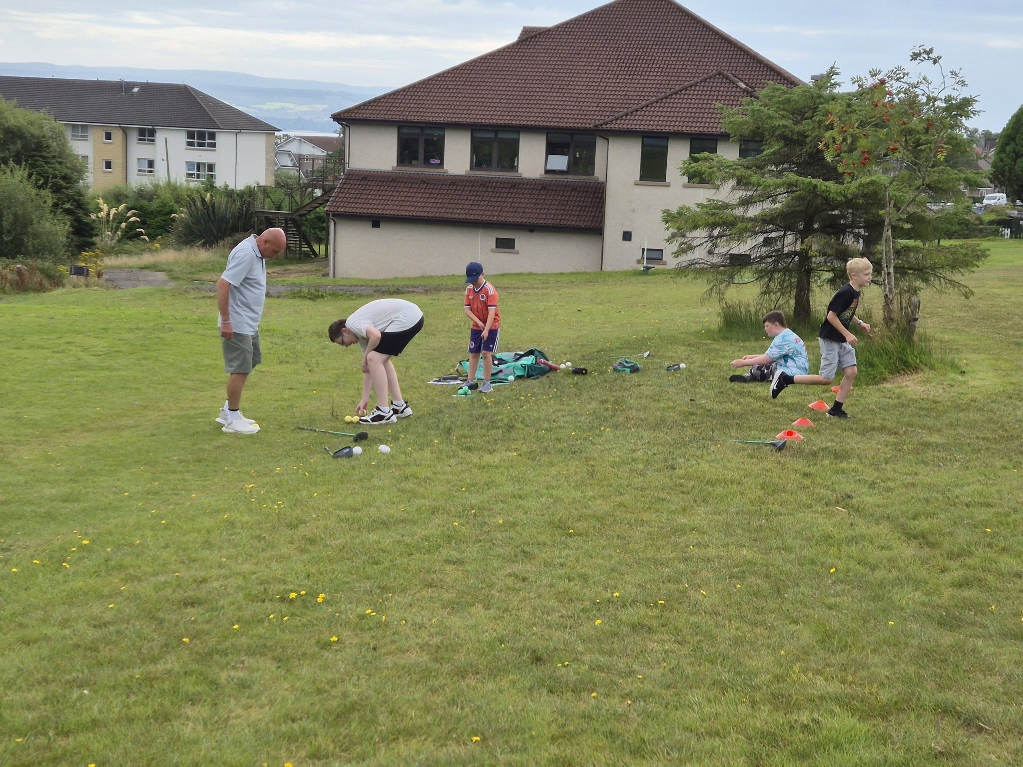 Cowal Golf Club to host free shinty and golf camp