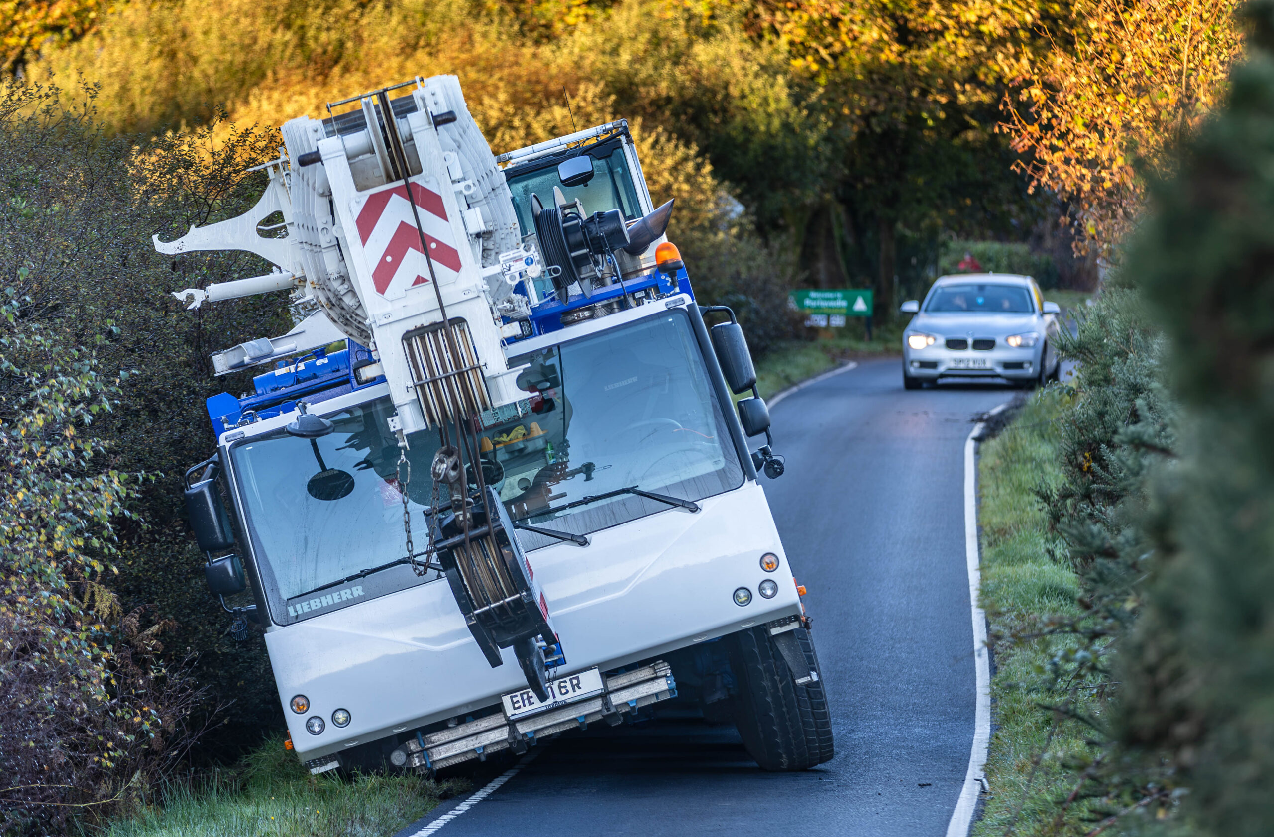 Crane leaves Portavadie road blocked after early morning incident
