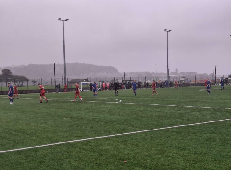 Dunoon dominate in cup debut